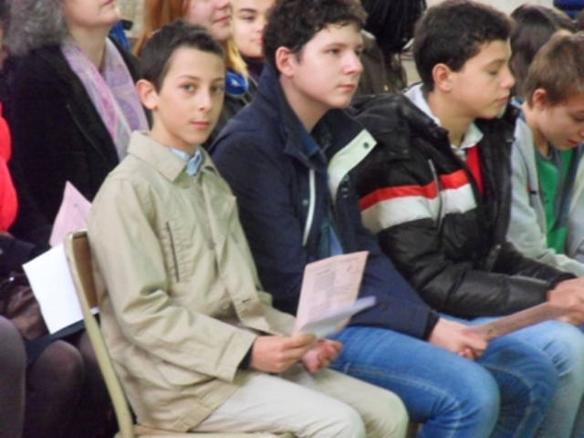  2015 Novem 8 1ère communion d`un jeune de l`aumônerie